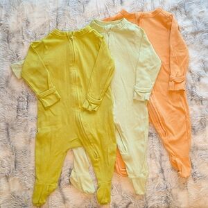 Old Navy Long Sleeve Zip Up Footie Sleeper Rompers Pajamas Baby 0-3 Months